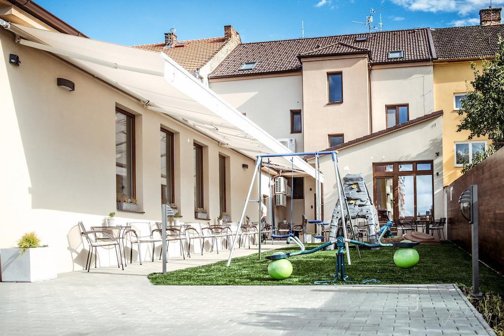 Penzion Vino Hruska Veselí nad Moravou Kültér fotó